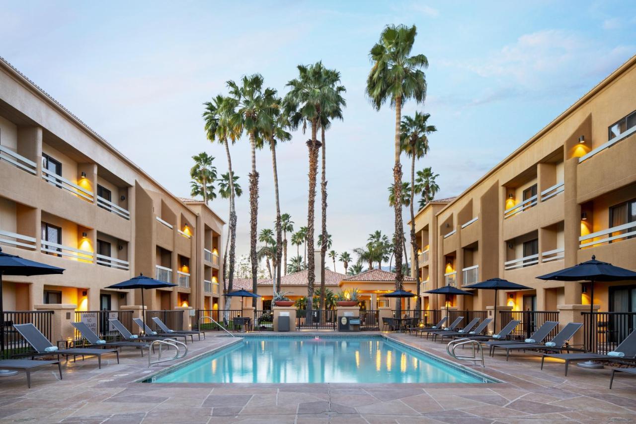 Courtyard By Marriott Palm Springs Hotel Exterior foto