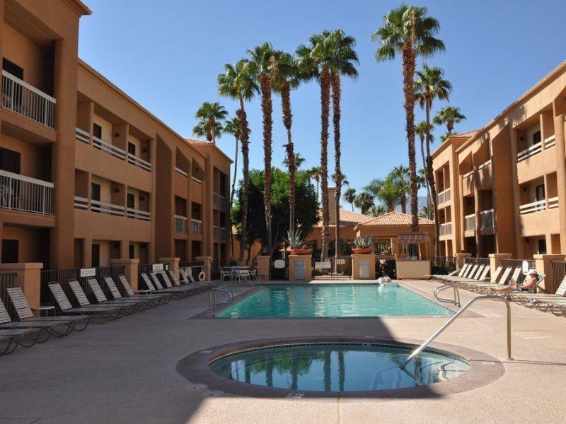 Courtyard By Marriott Palm Springs Hotel Exterior foto